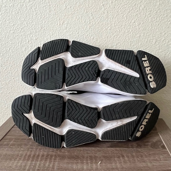 Sorel Dynamic Black and White Sneakers - Picture 7 of 7